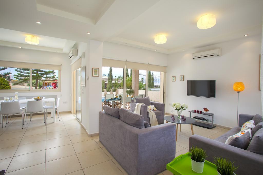 Villa Michelle 2 Protaras Bagian luar foto