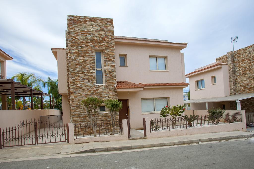 Villa Michelle 2 Protaras Bagian luar foto
