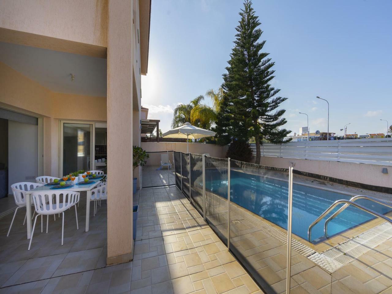 Villa Michelle 2 Protaras Bagian luar foto